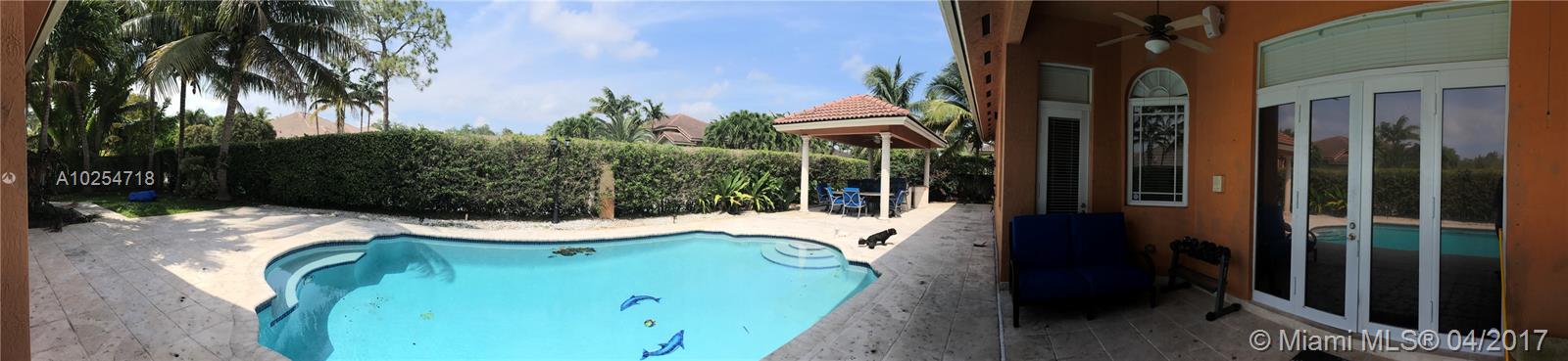 PINEWOOD GROVE - Residential