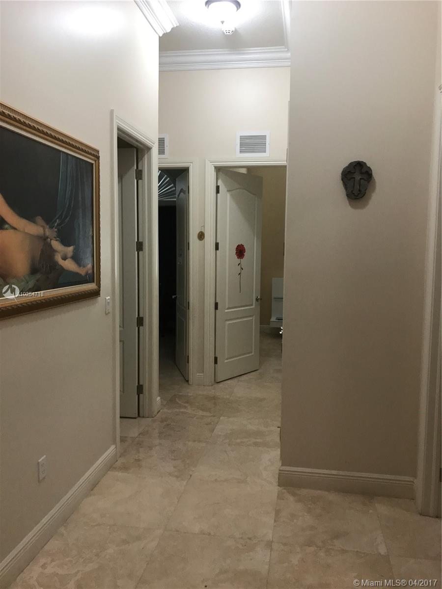 PINEWOOD GROVE - Residential