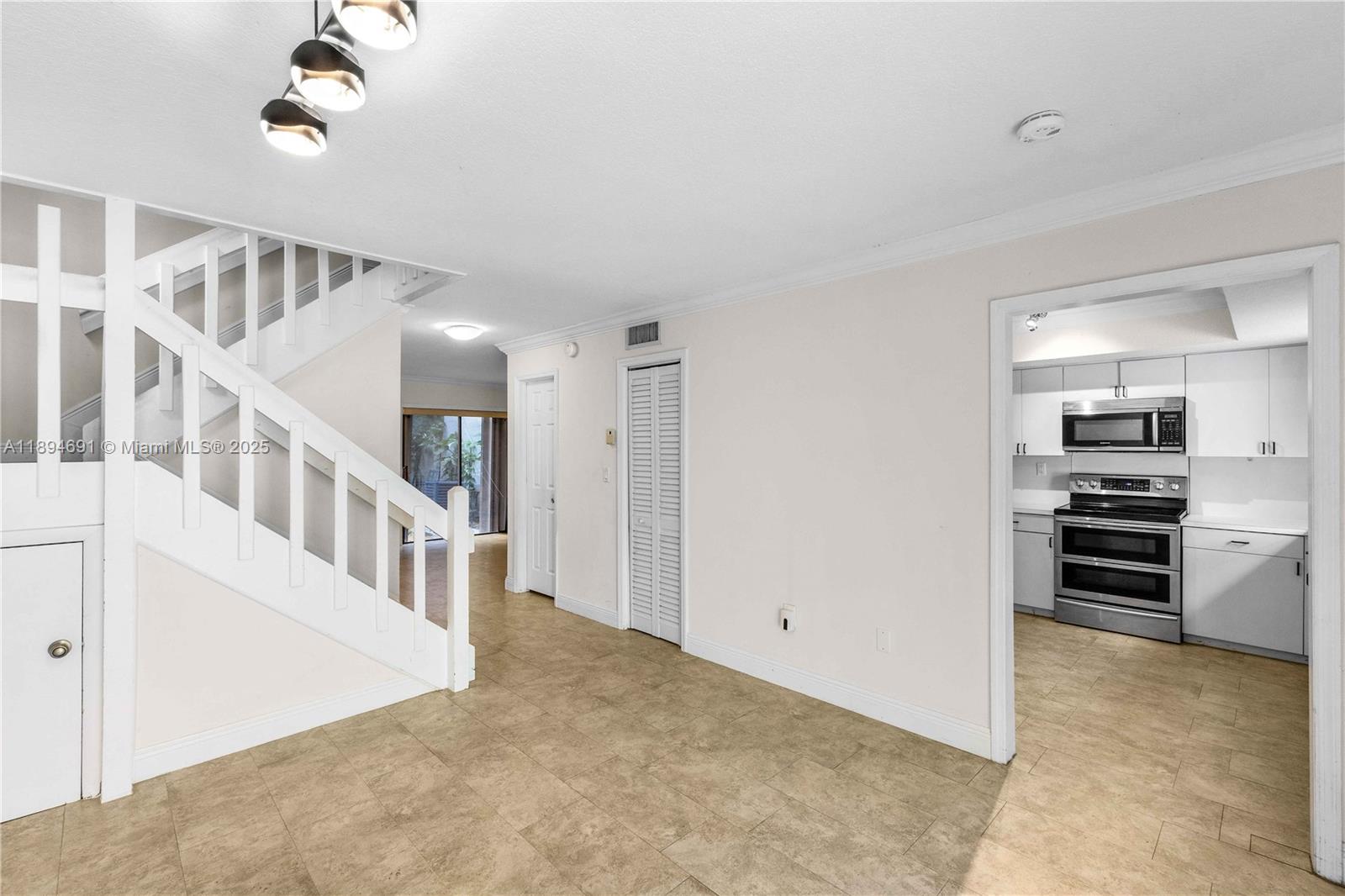 SABAL CHASE SEC 6 - Residential