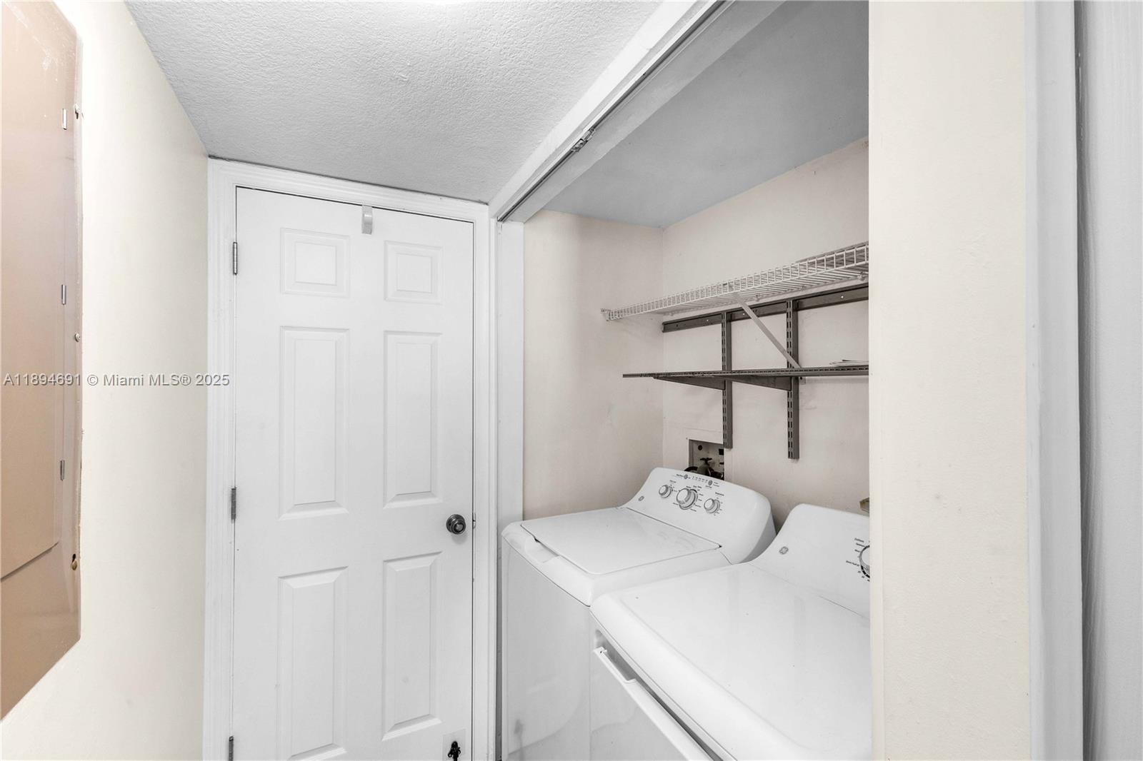 SABAL CHASE SEC 6 - Residential