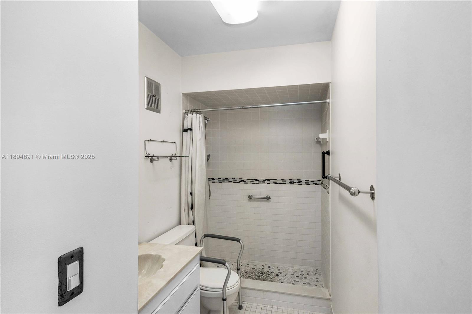 SABAL CHASE SEC 6 - Residential