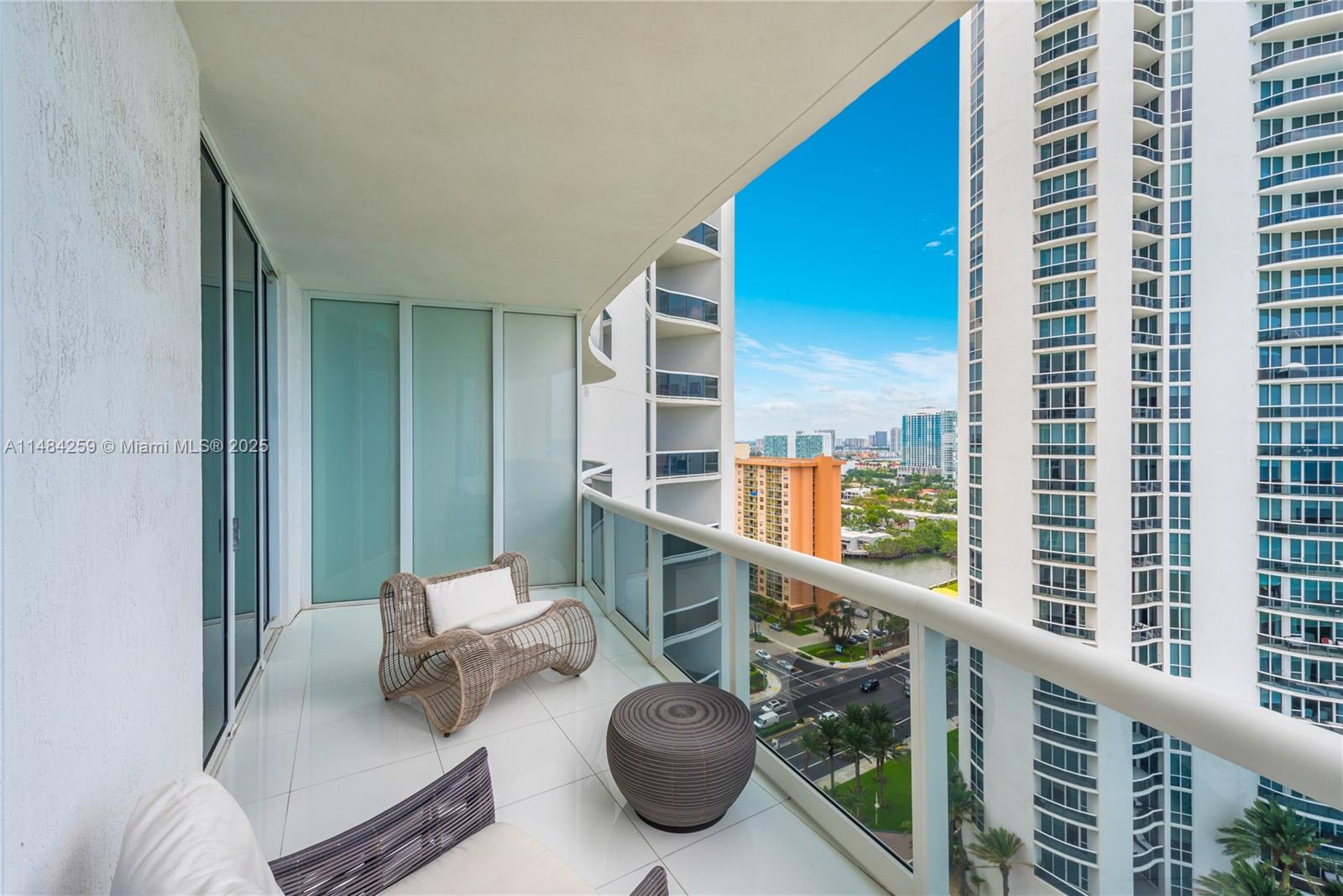 TDR TOWER III CONDO - Residential Lease