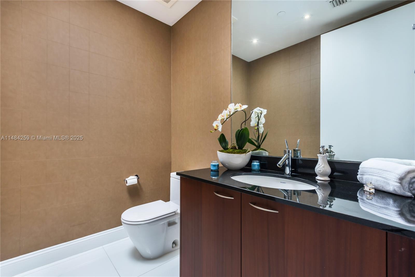 TDR TOWER III CONDO - Residential Lease