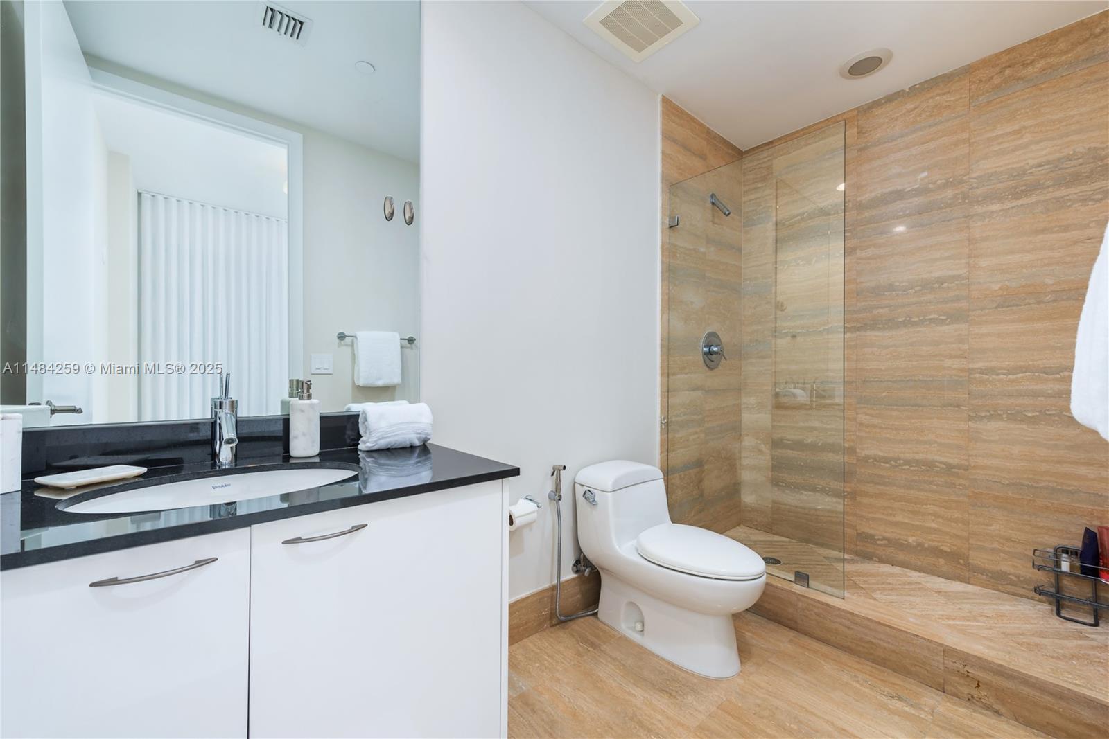 TDR TOWER III CONDO - Residential Lease