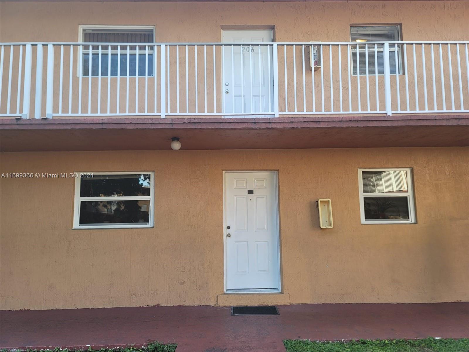 1245 W 24th St 106, Hialeah, Miami-Dade County, Florida - 2 Bedrooms  
1 Bathrooms - 