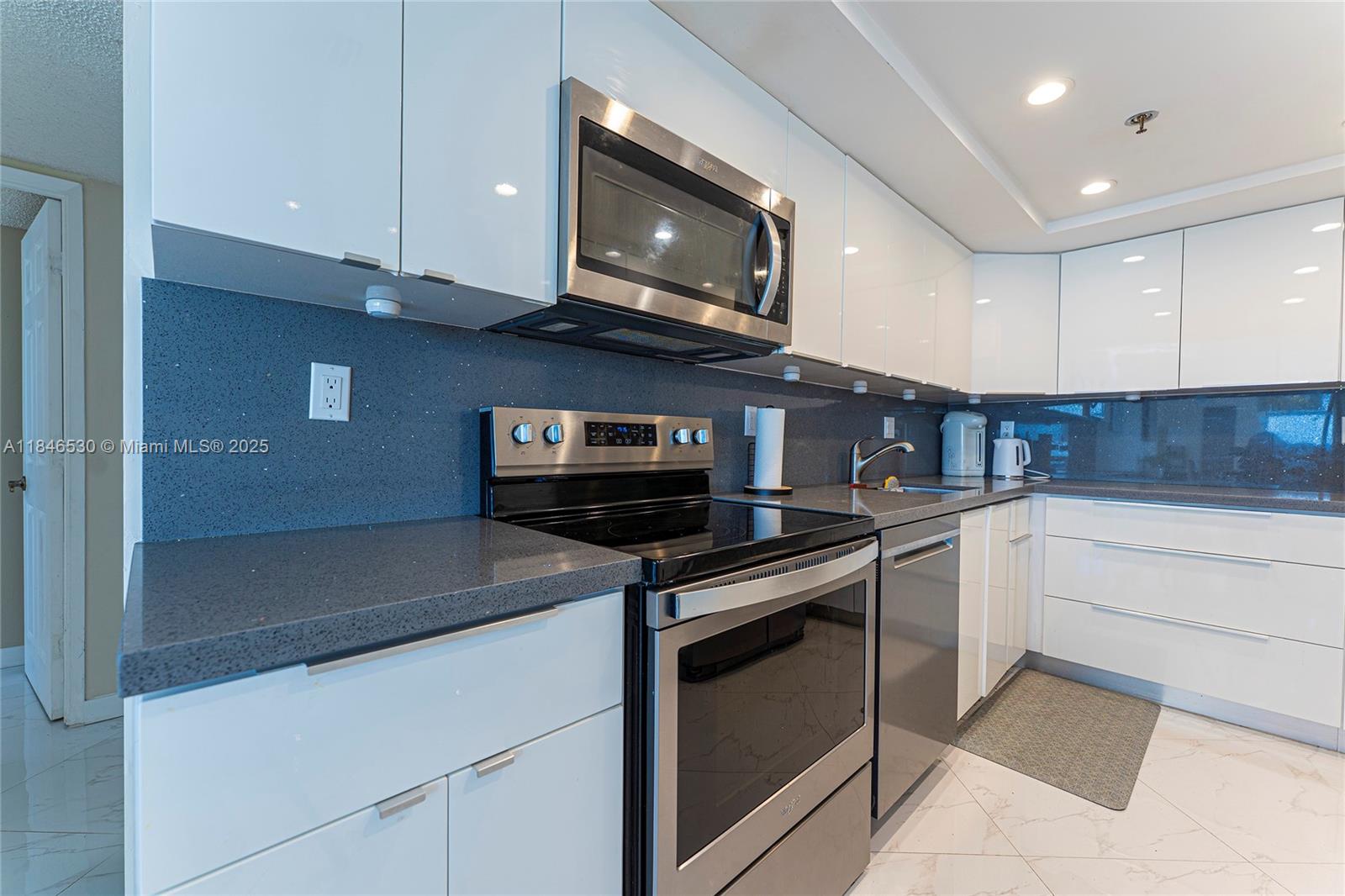 20225 NE 34th Ct 818