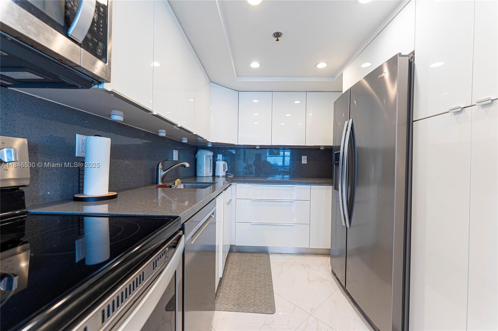20225 NE 34th Ct 818