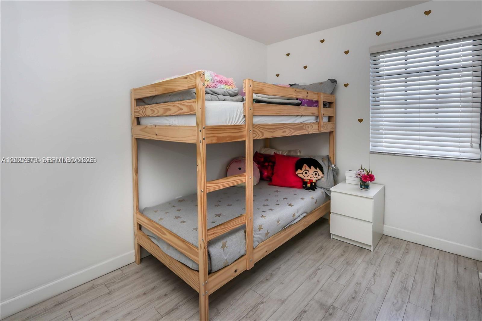 CHAMPION LAKES - Residential