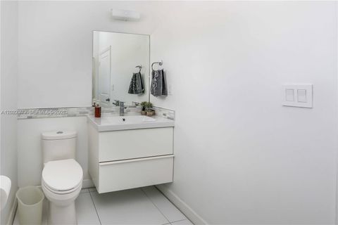 Tiny photo for 476 NE 194th Ter, Miami, FL 33179 (MLS # A12027979)