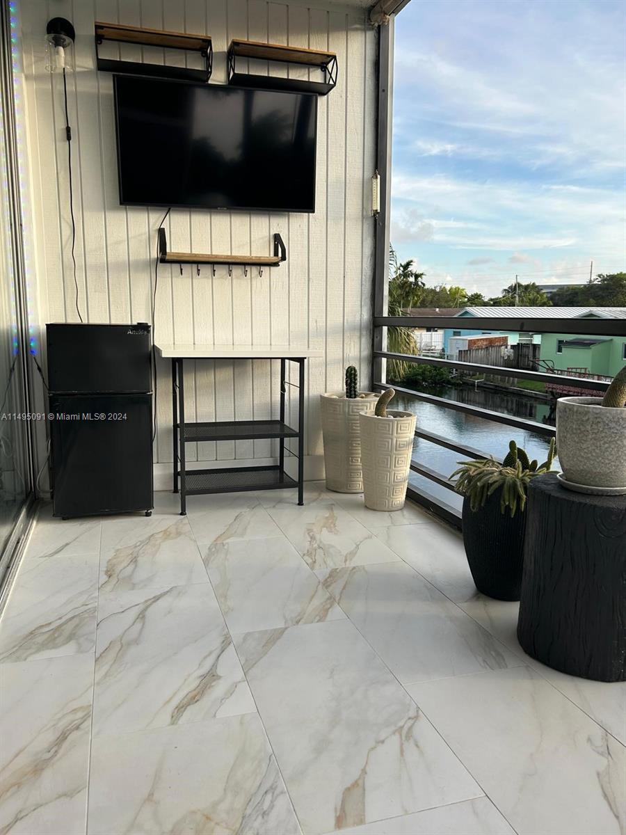 ROYAL PARK CONDO - Residential