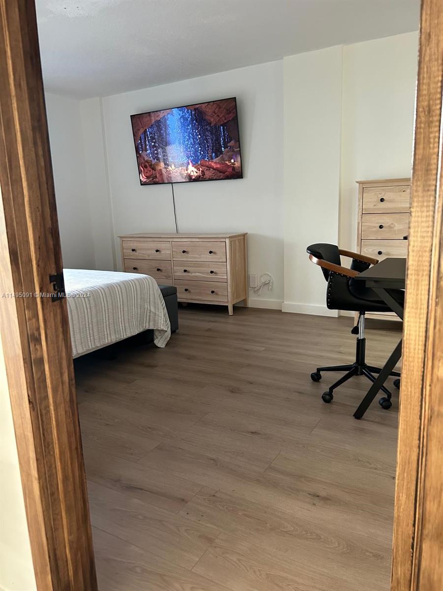 ROYAL PARK CONDO - Residential