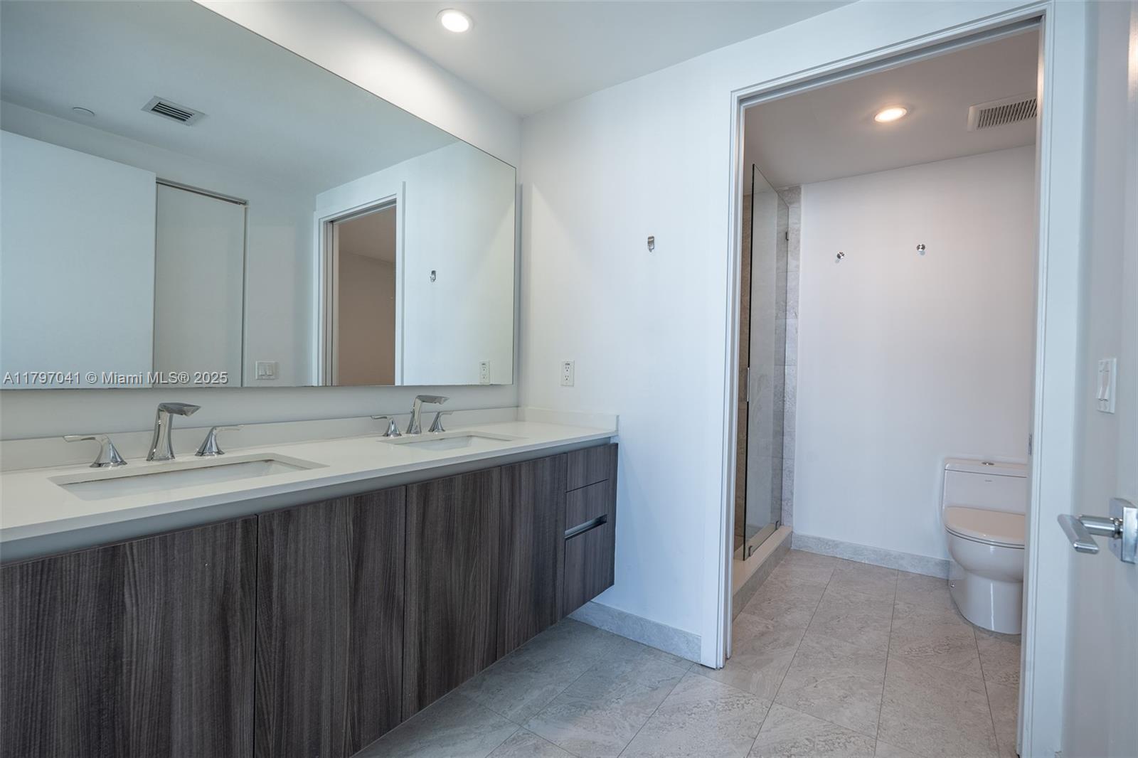 ARIA ON THE BAY CONDO - Residential Lease