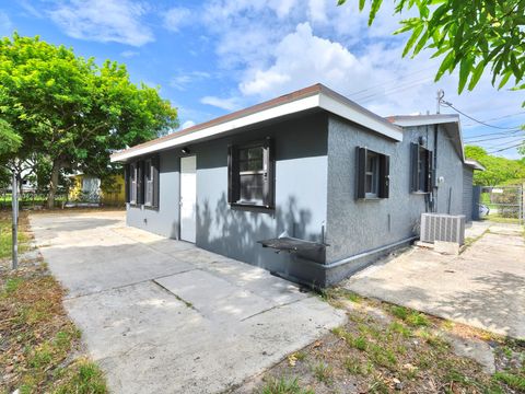 A home in Lauderhill