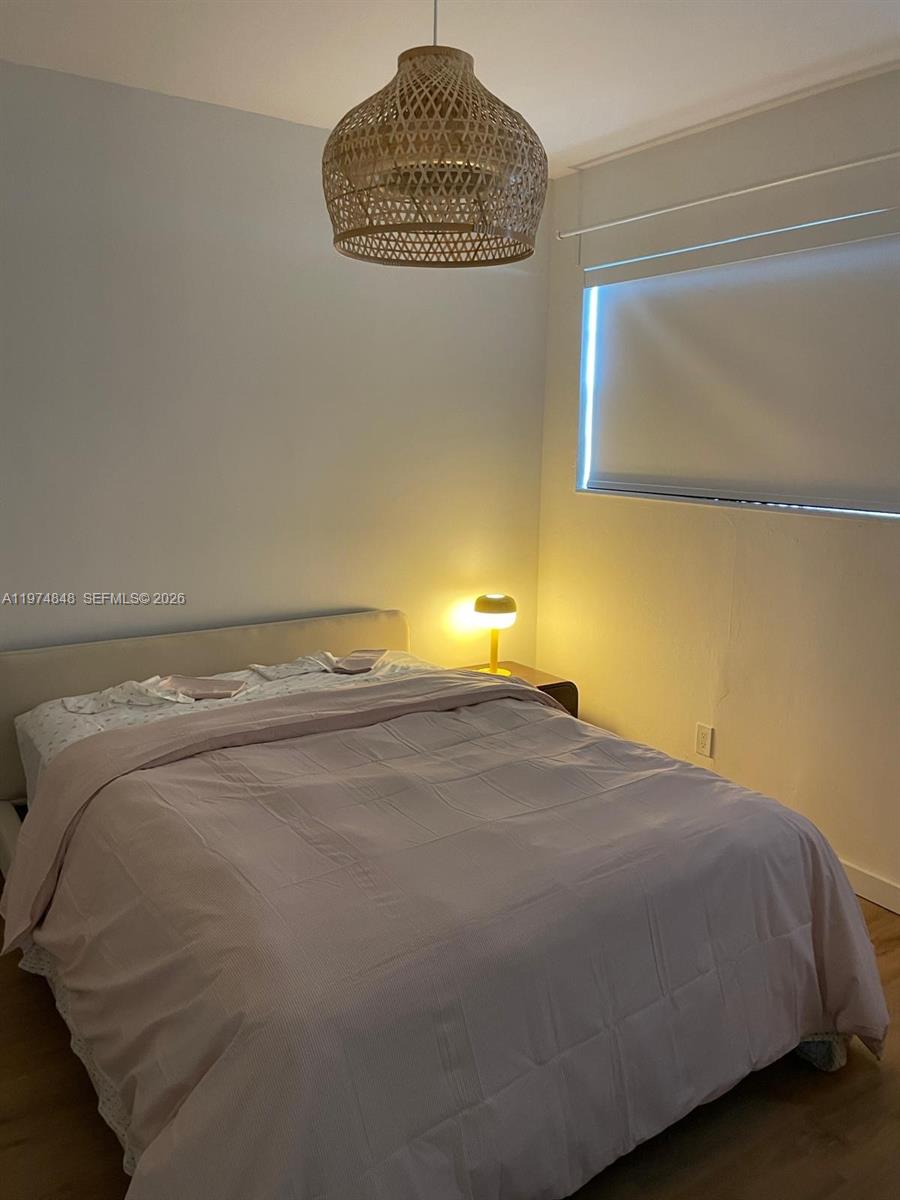 8600 Byron Ave 8600-9