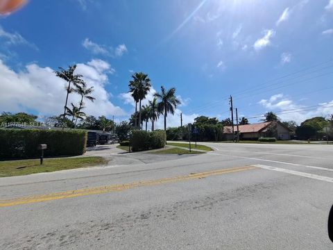 Photo of 16761 SW 92nd Ave, Palmetto Bay, FL 33157 (MLS # A11977648)