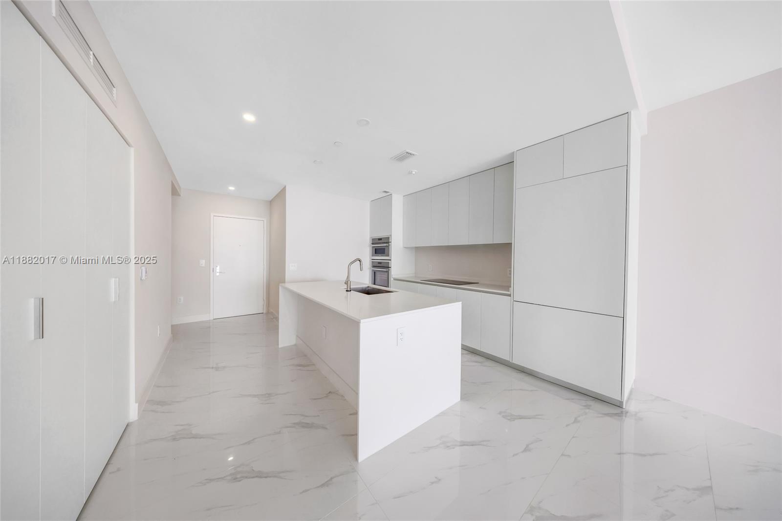 ARIA RESERVE - Residential Lease