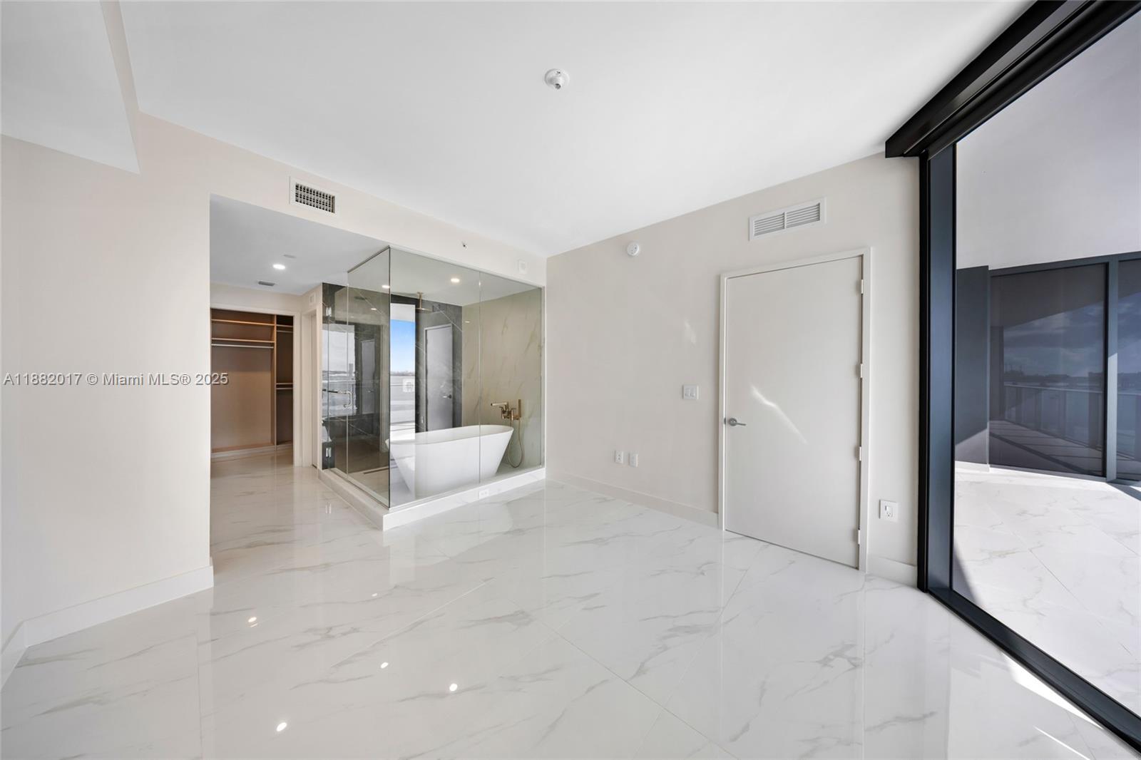 ARIA RESERVE - Residential Lease