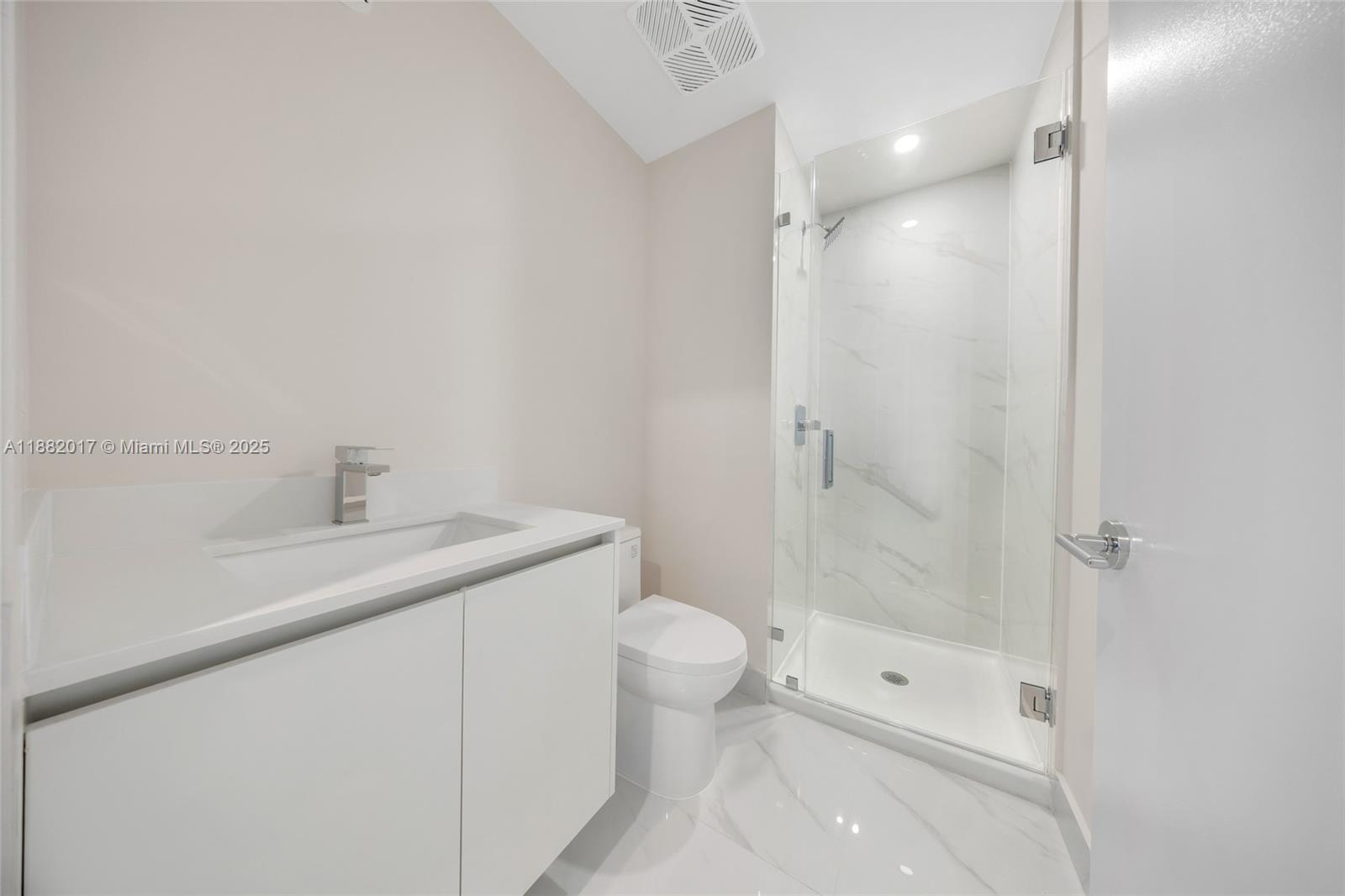 ARIA RESERVE - Residential Lease