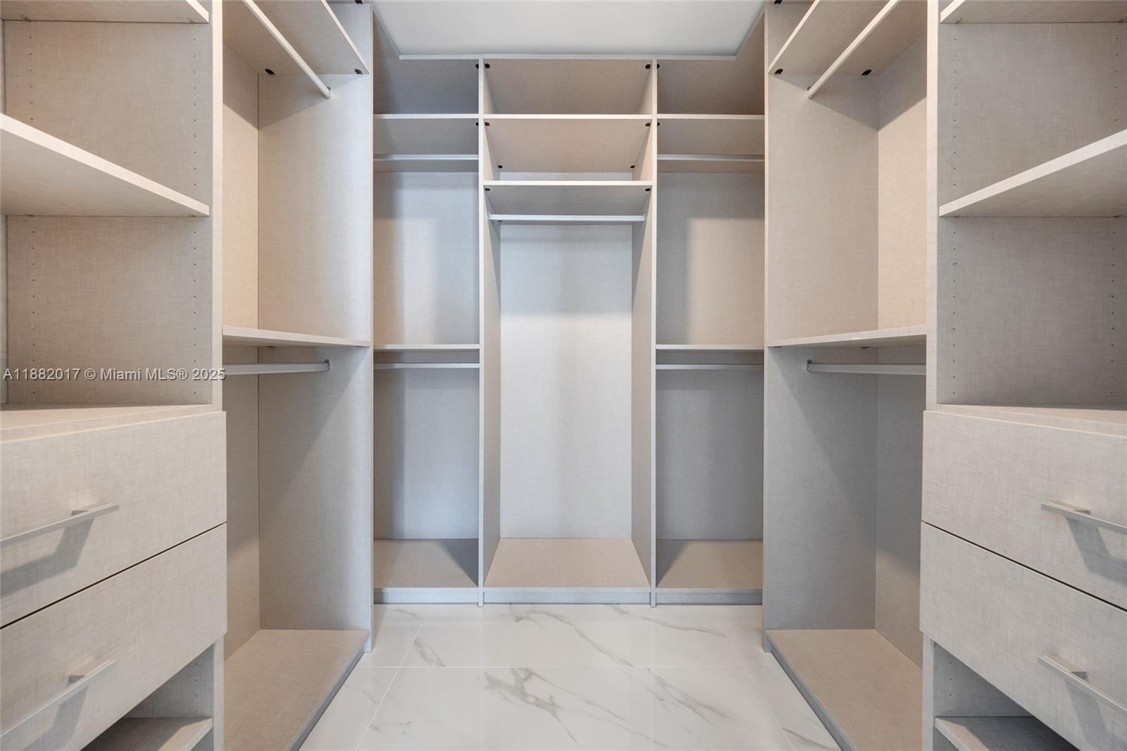 ARIA RESERVE - Residential Lease