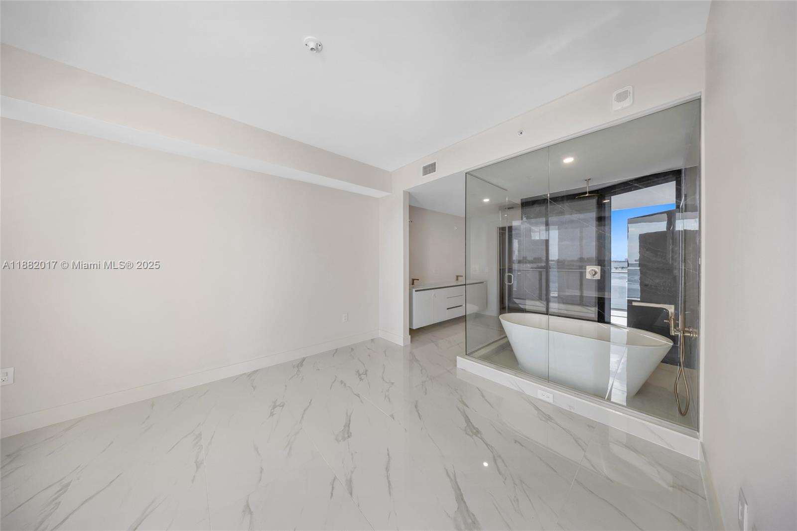 ARIA RESERVE - Residential Lease