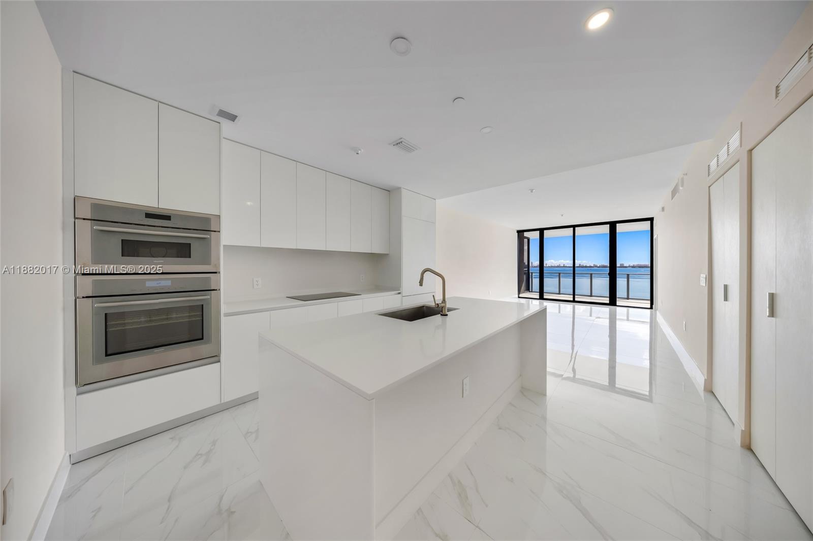 ARIA RESERVE - Residential Lease