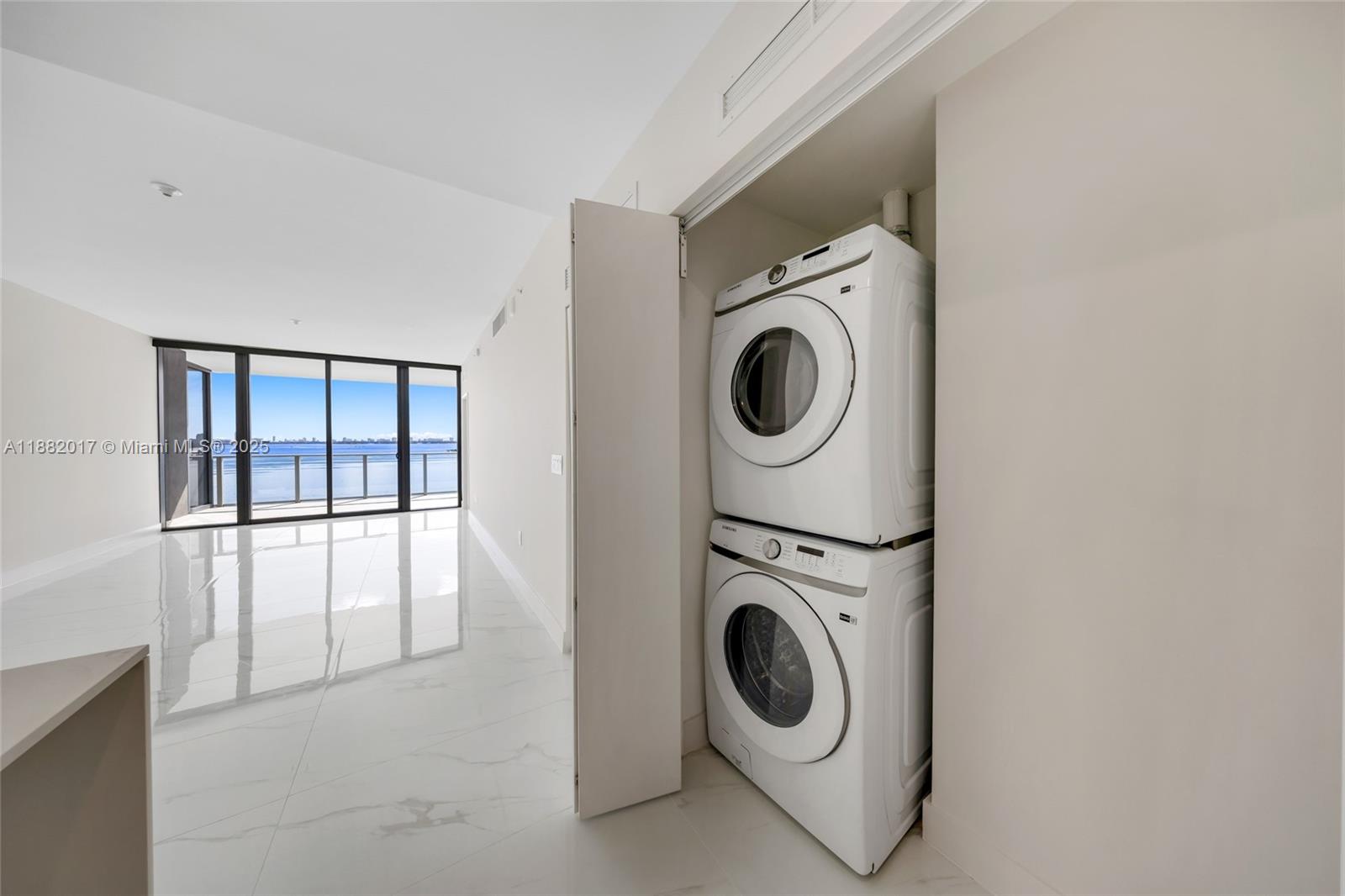 ARIA RESERVE - Residential Lease