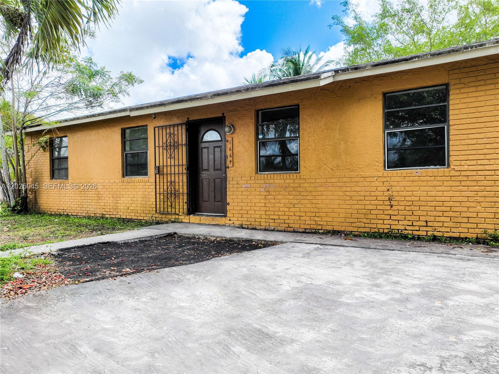 AVOCADO VILLAS - Residential