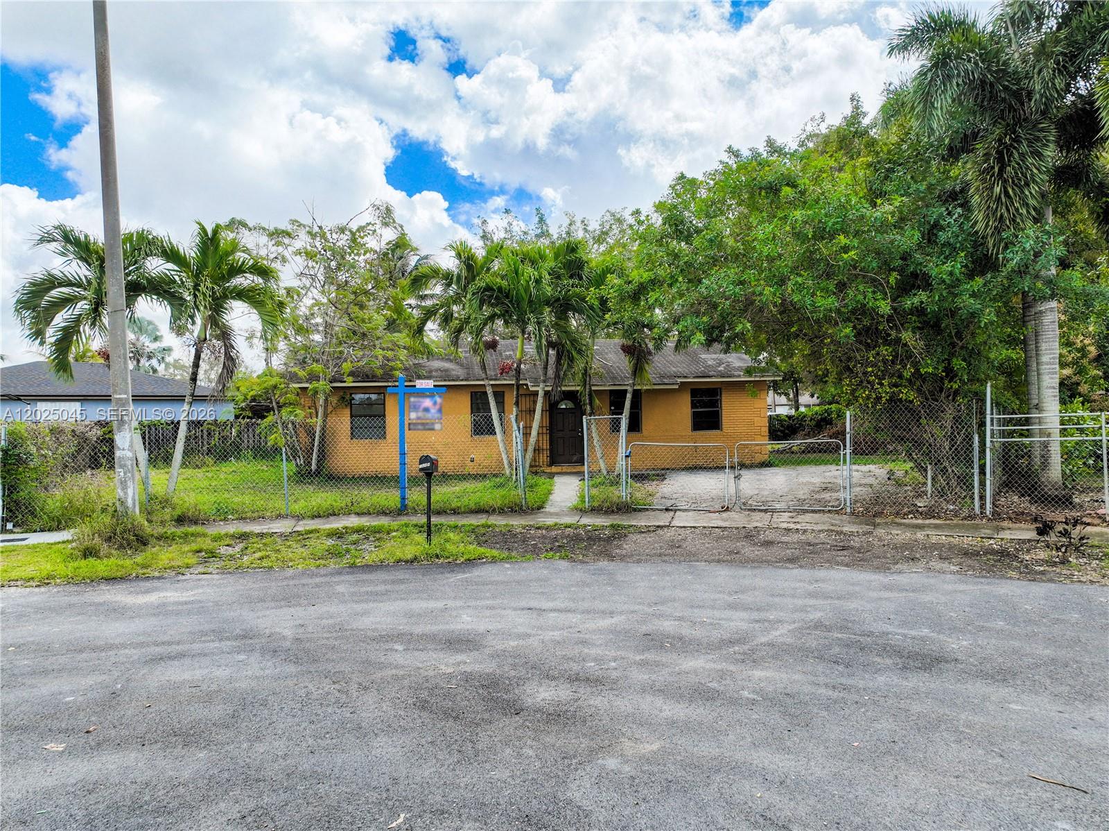 AVOCADO VILLAS - Residential