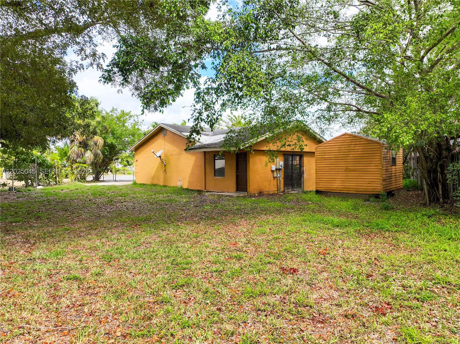 AVOCADO VILLAS - Residential