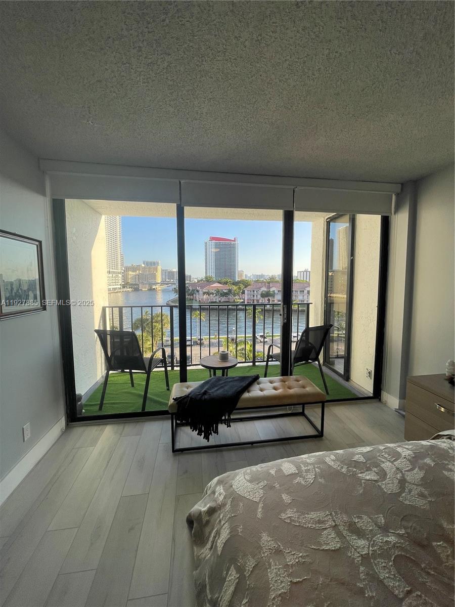 200 LESLIE CONDO - Residential