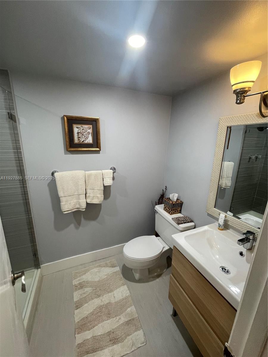 200 LESLIE CONDO - Residential