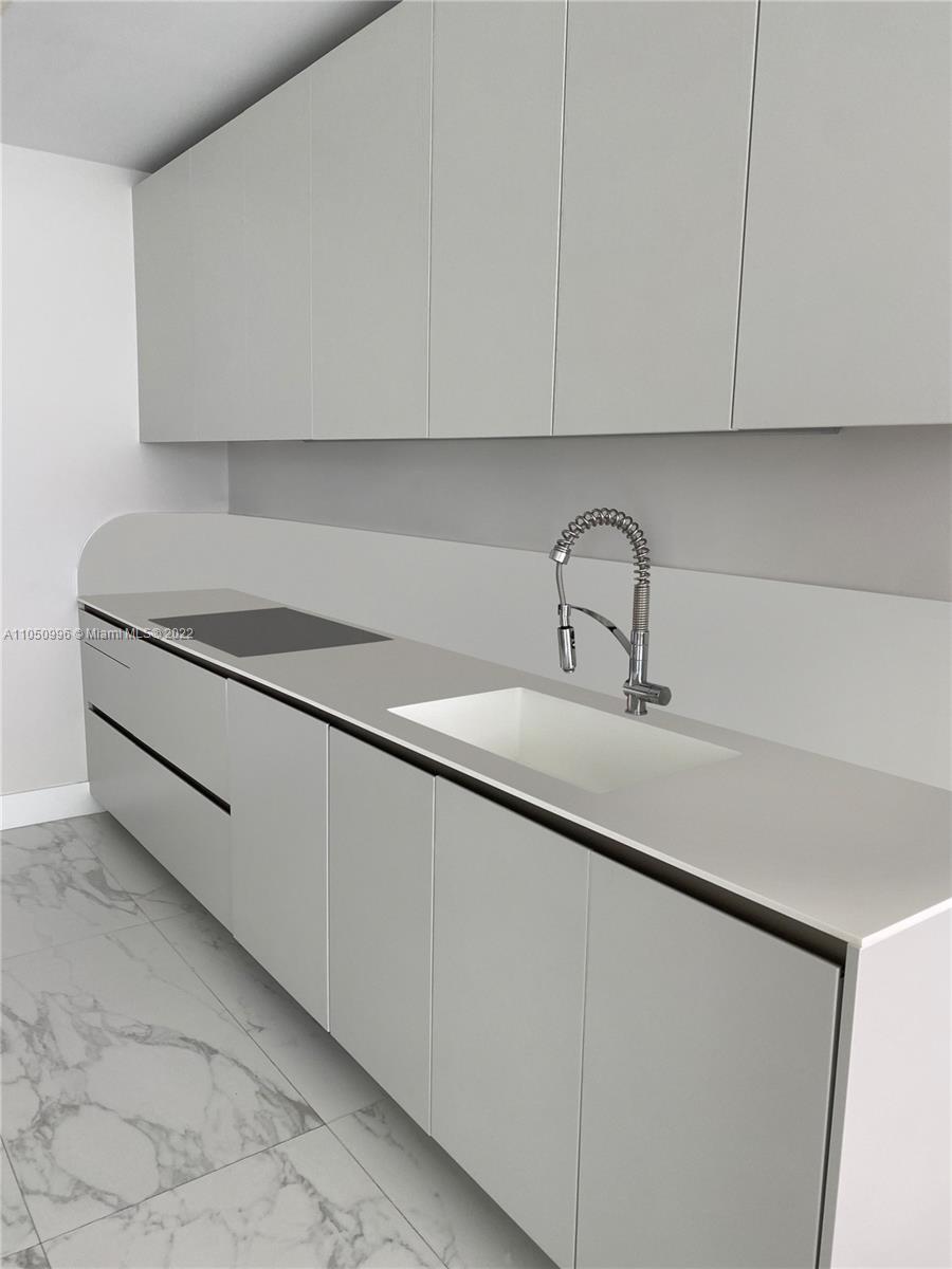 JADE SIGNATURE CONDO - Residential