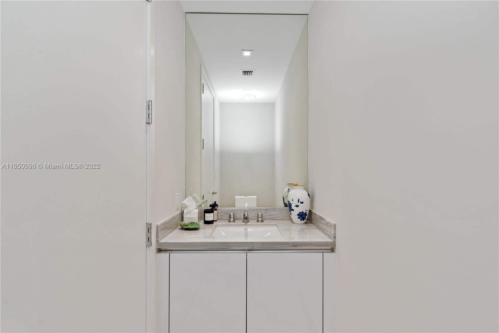 JADE SIGNATURE CONDO - Residential