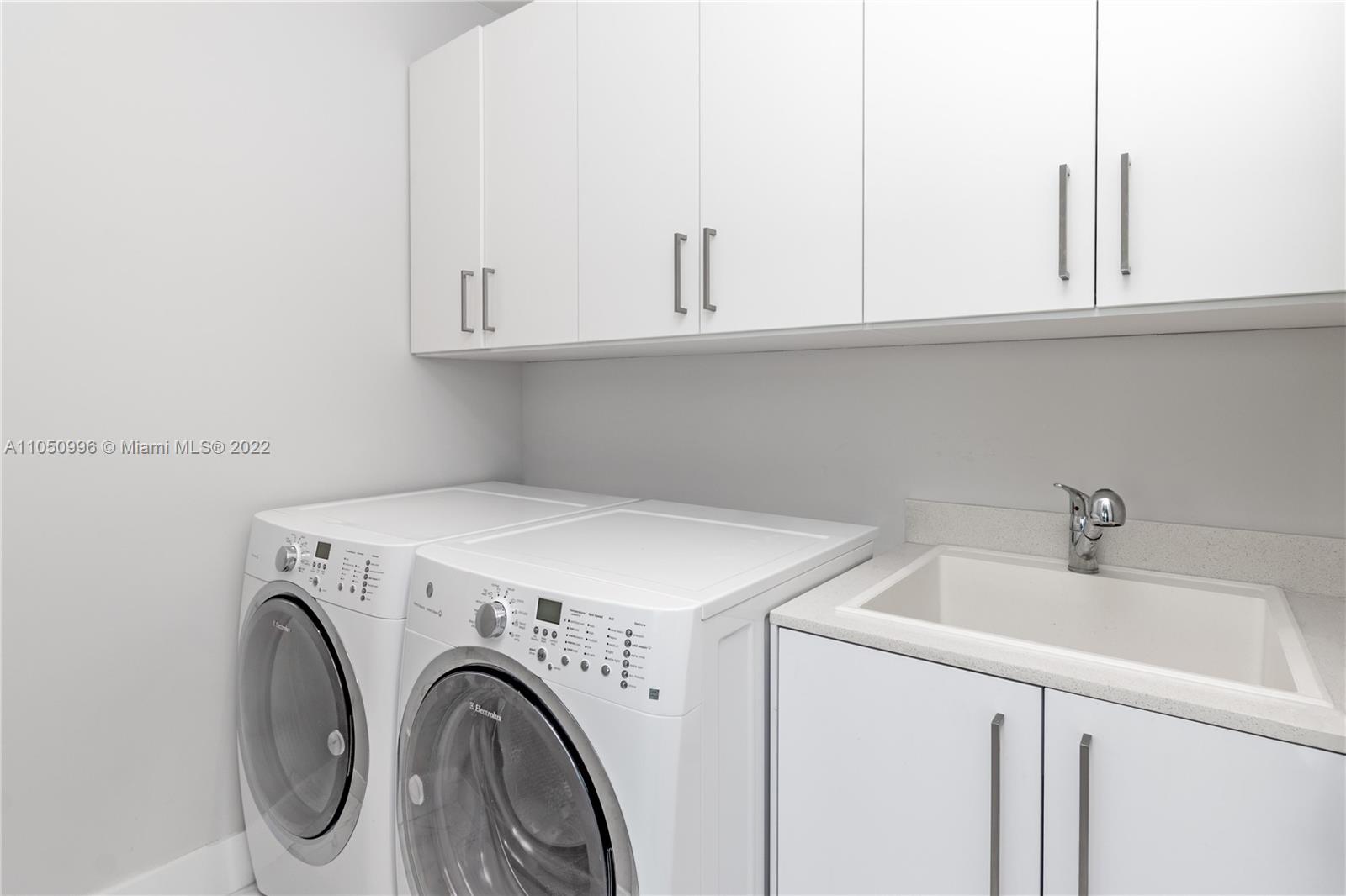 JADE SIGNATURE CONDO - Residential