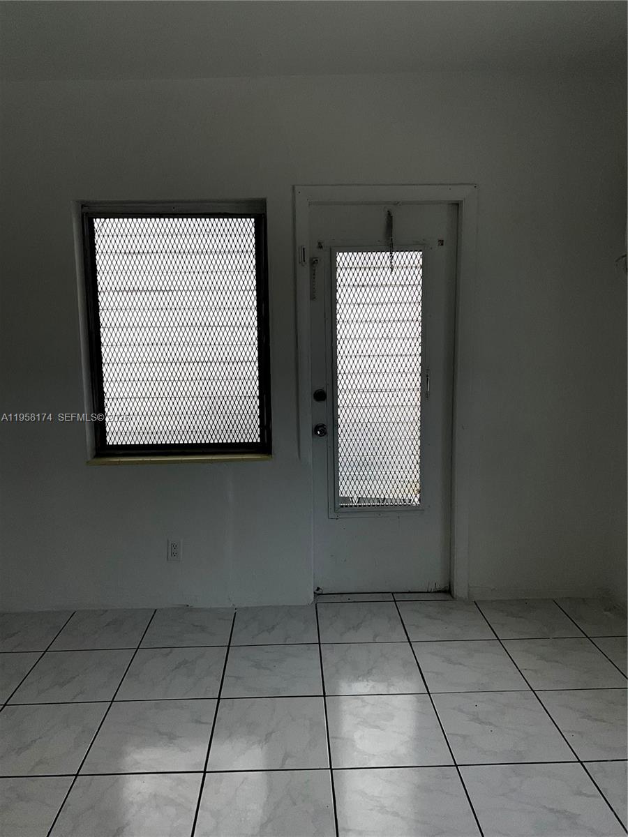 OCEAN BEACH ADDN NO 3 - Residential Lease