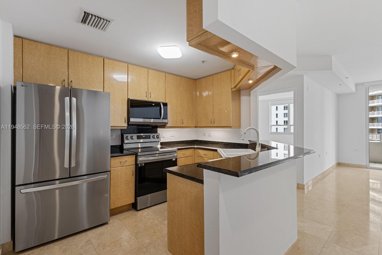 COURTS BRICKELL KEY CONDO - Residential