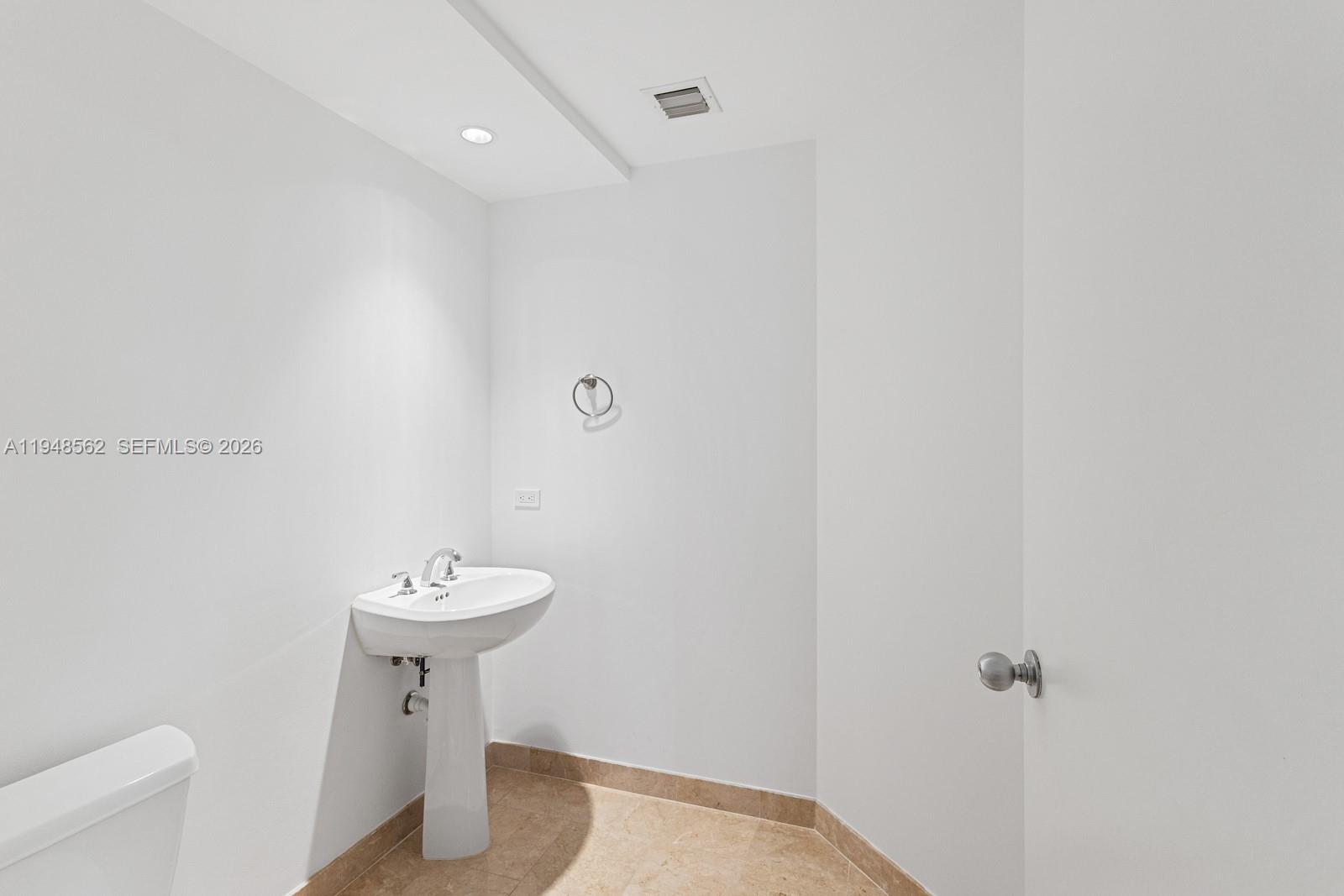 COURTS BRICKELL KEY CONDO - Residential