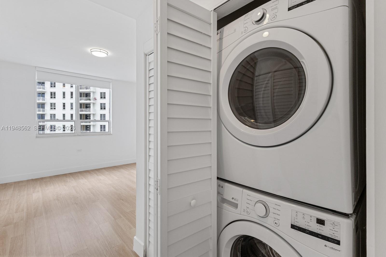 COURTS BRICKELL KEY CONDO - Residential