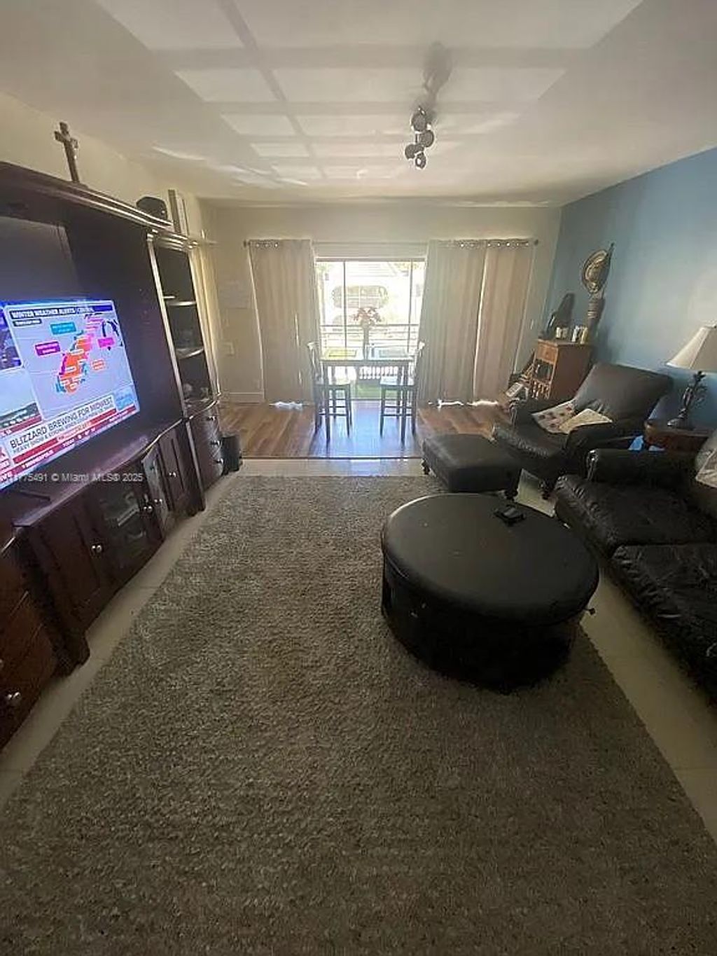 listing image 0