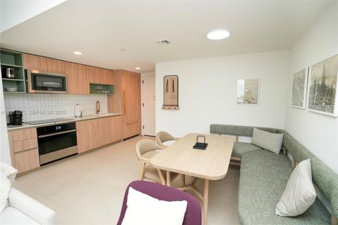 Tiny photo for 159 NE 6th St #2711, Miami, FL 33132 (MLS # A11977371)