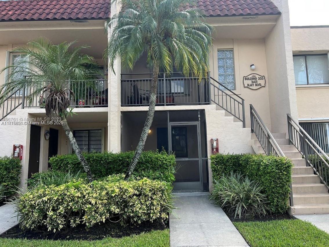 16421 Blatt Blvd 203, Weston, Broward County, Florida - 2 Bedrooms  
2 Bathrooms - 