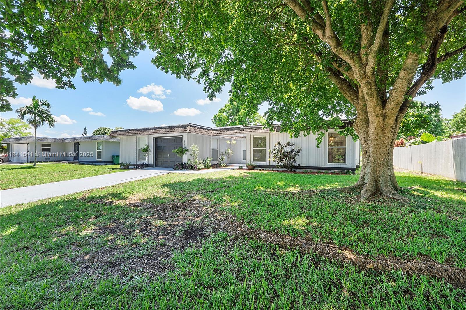 MAINLANDS OF TAMARAC LAKE - Residential