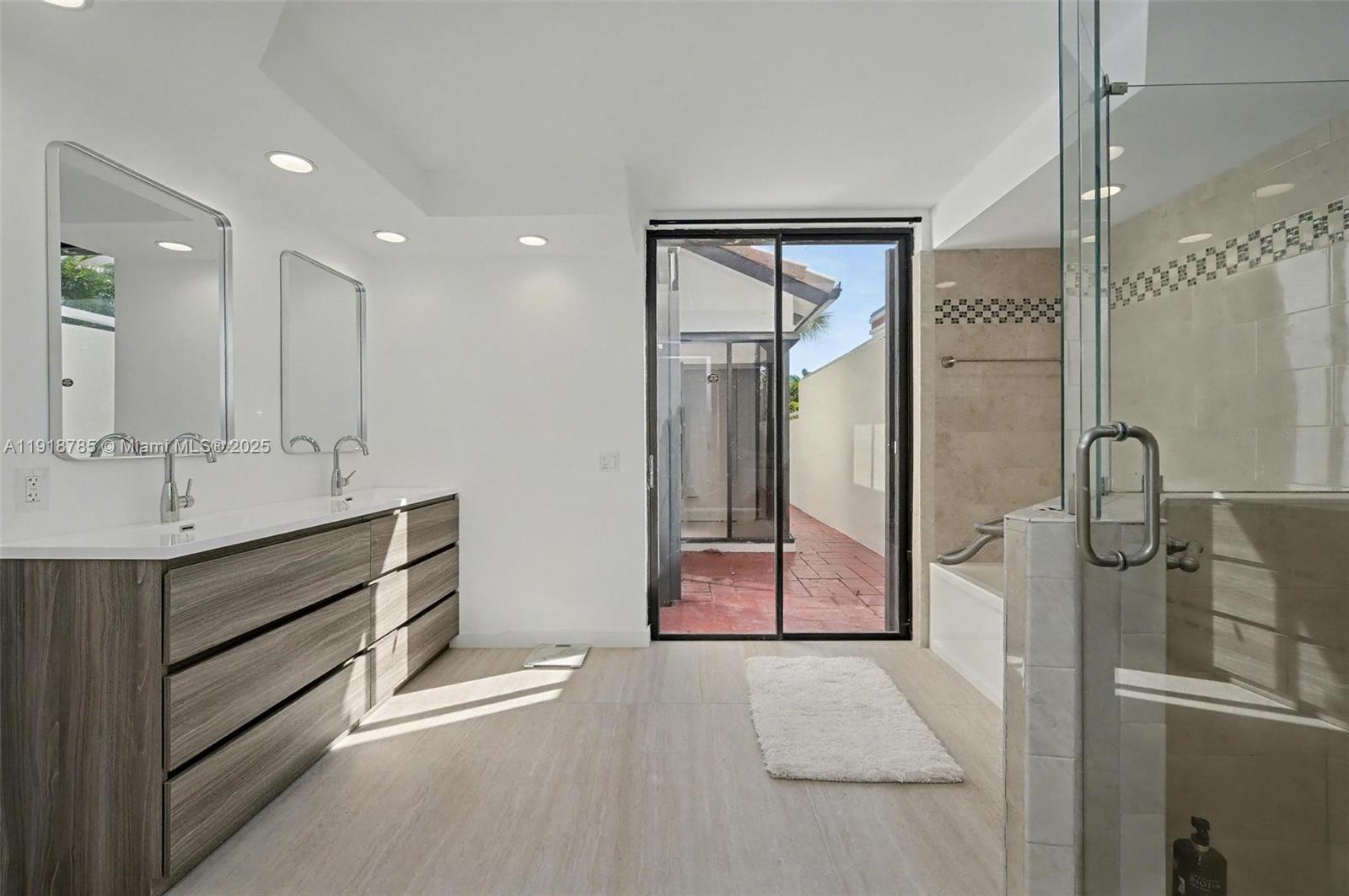 VILLA FLORA AT BOCA POINT - Residential