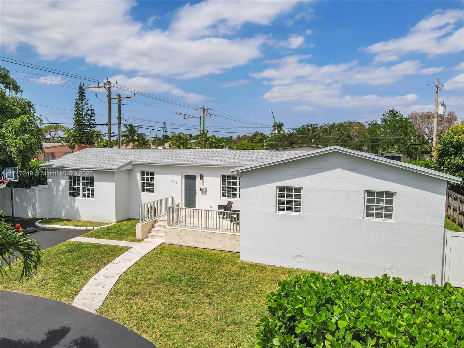 CORAL WAY VILLAGE SEC A P - Residential