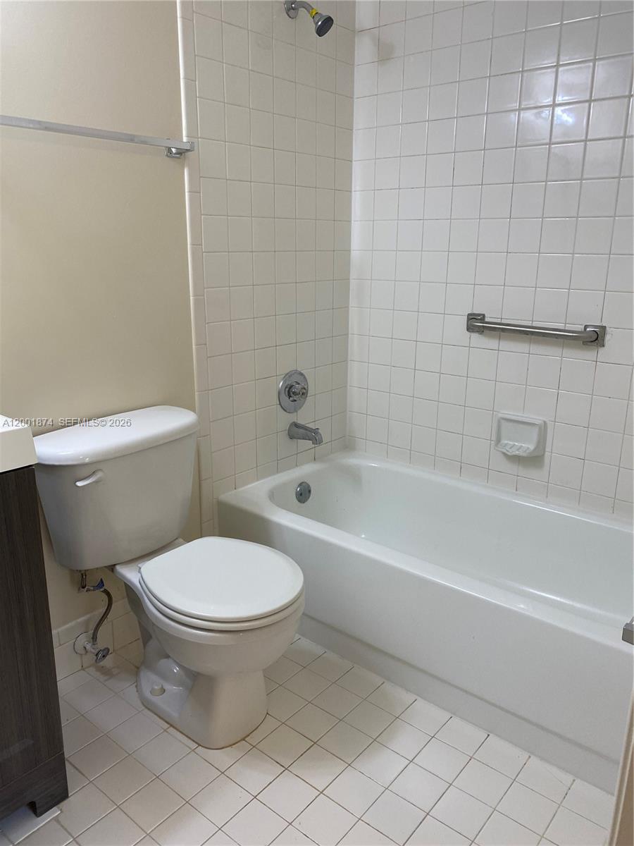 KINGSLEY AT CENTURY VILLA - Residential Lease