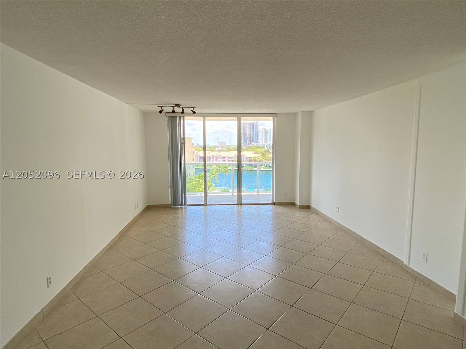 3800 S Ocean Dr 611