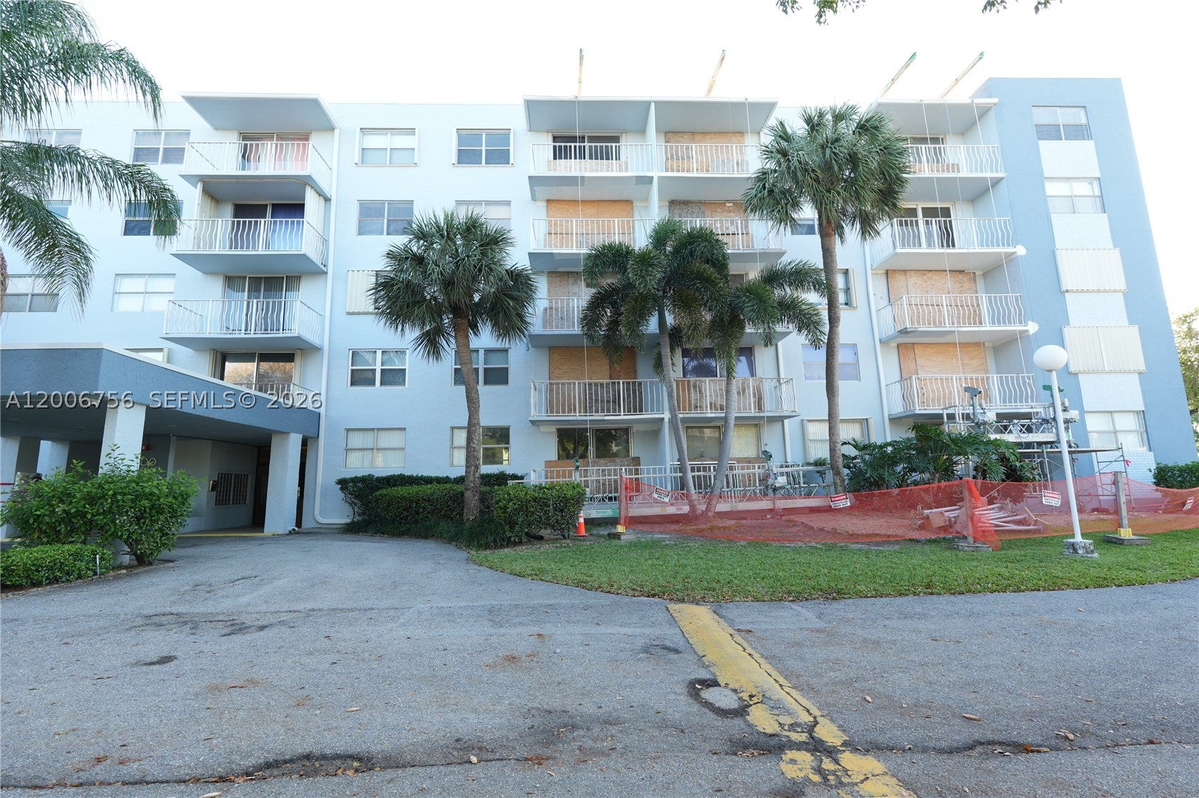 View photos, virtual tours, details... 500 Executive Center Dr 1J
