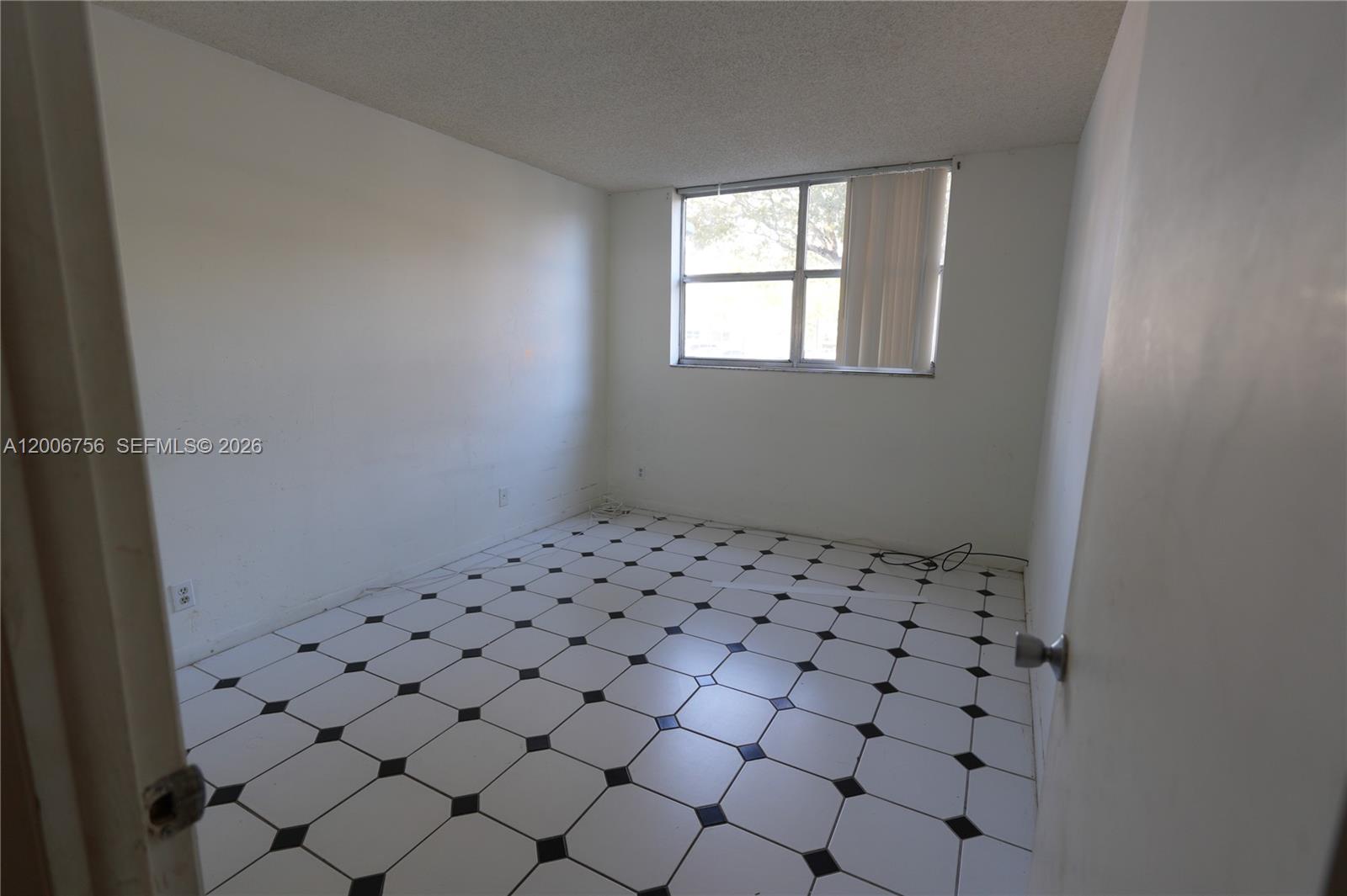 BREAKWATERS OF THE PALM B - Residential