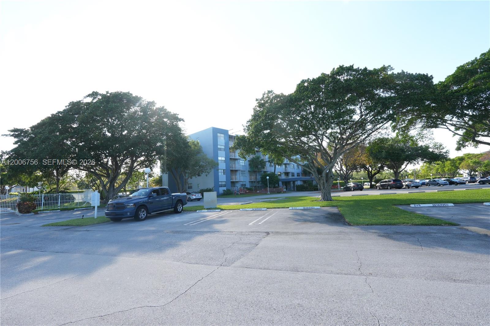 BREAKWATERS OF THE PALM B - Residential