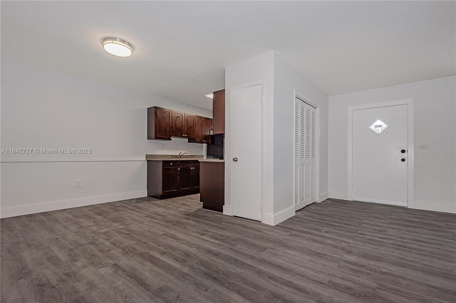 6910 Bay Dr 5